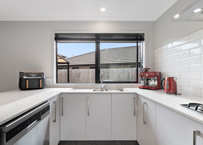  at 166 Waikite Road, Welcome Bay, Tauranga, Bay Of Plenty