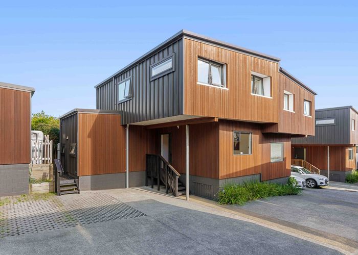  at 21B Chippendale Crescent, Birkdale, North Shore City, Auckland