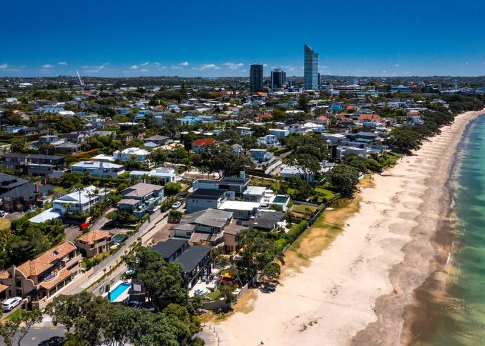  at 7 Rarere Road, Takapuna, North Shore City, Auckland