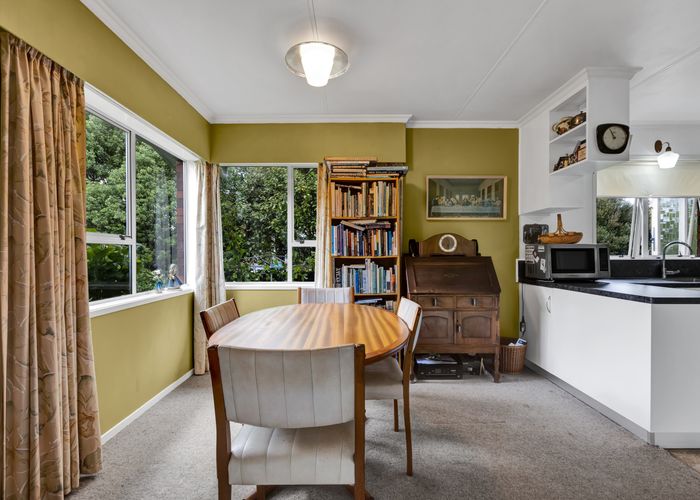  at 2 Kauri Street, Merrilands, New Plymouth