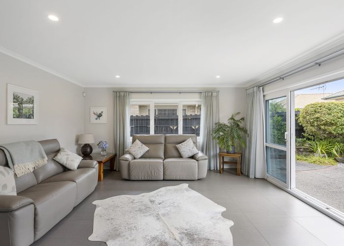  at 17A Montecito Place, Golflands, Auckland