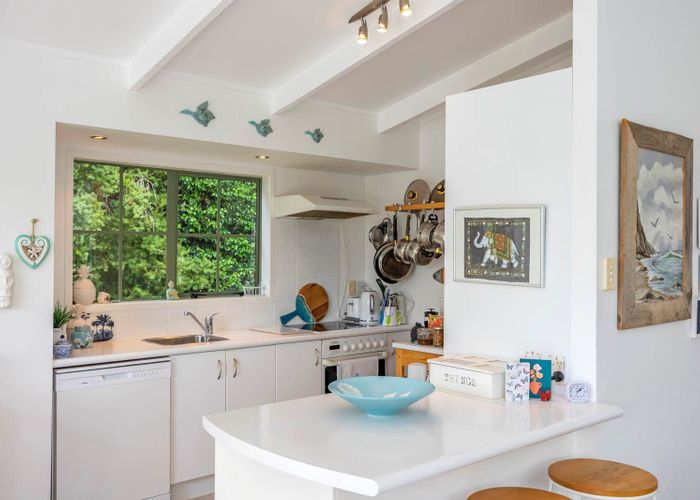  at 2/92 Coronation Road, Hillcrest, North Shore City, Auckland