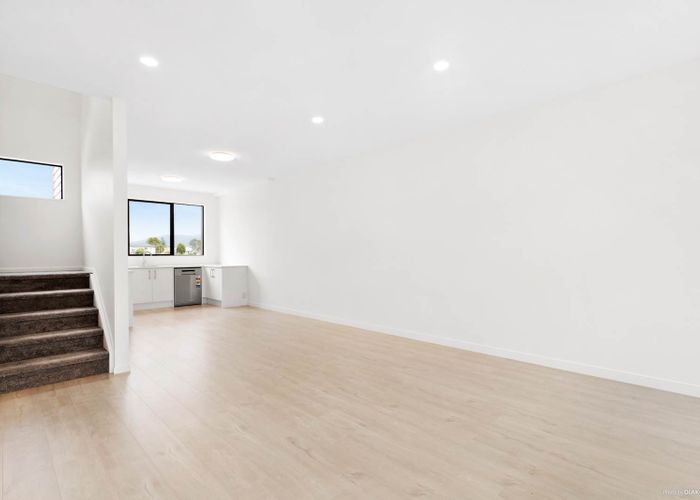  at 38 Bloom Crescent, Sunnyvale, Auckland
