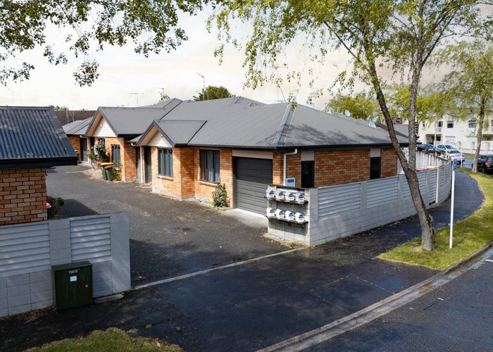  at 6H Jones Crescent, Melville, Hamilton