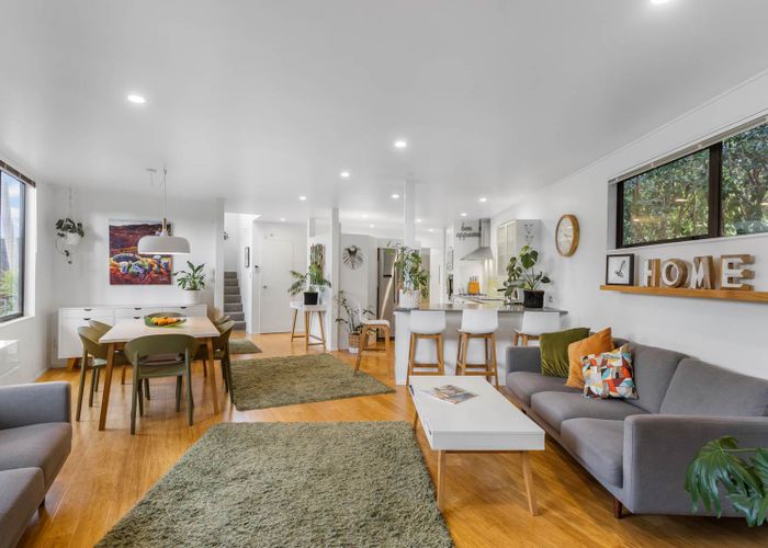  at 17 Myrtle Street, Morningside, Auckland
