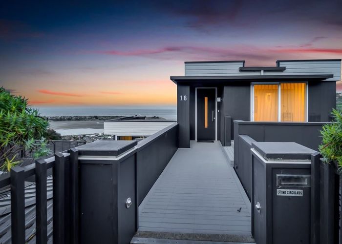 For sale 18 Glendevere Terrace, Redcliffs, Christchurch City