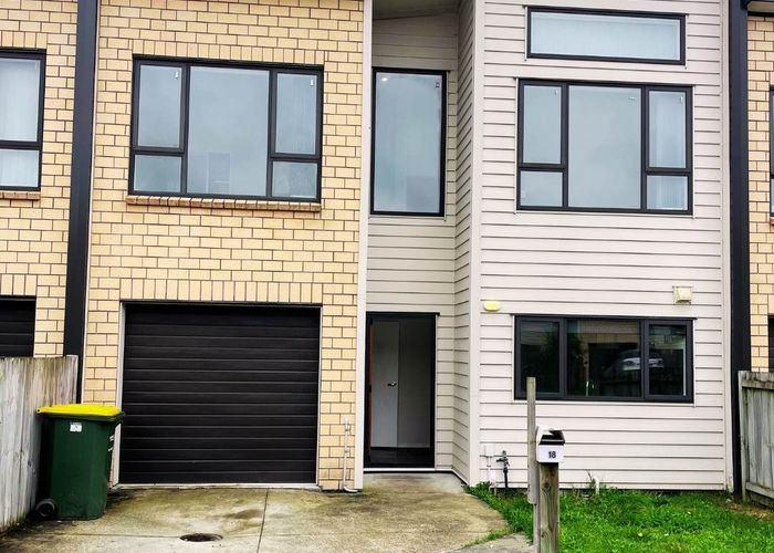  at 18 Millcroft Lane, Ranui, Waitakere City, Auckland