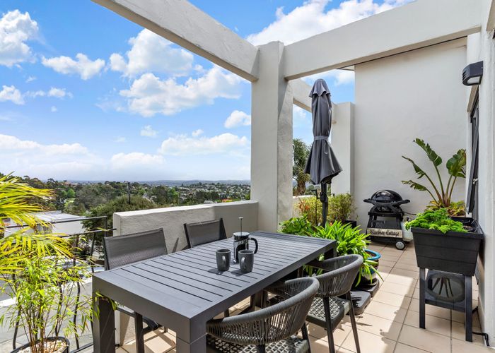  at 11/5 Monte Cassino Place, Birkdale, North Shore City, Auckland
