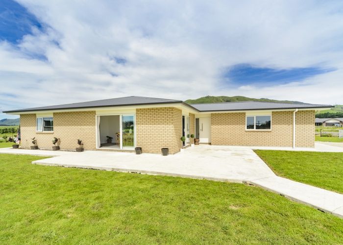  at 25 Highland View Drive, Tokomaru