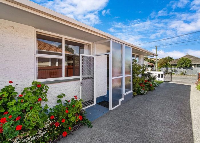  at 2/40 Heathcote Street, Woolston, Christchurch