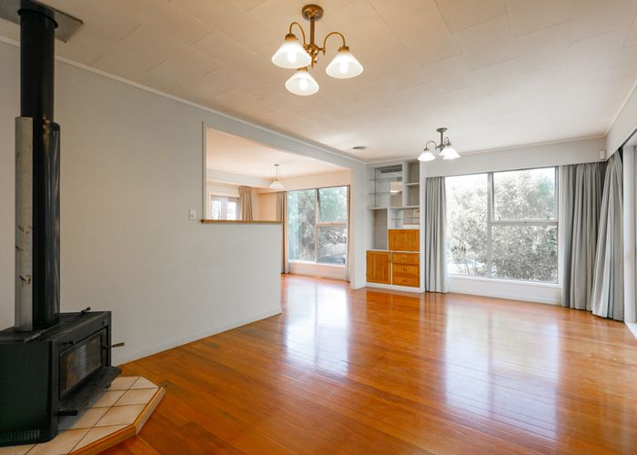  at 9 Cockayne Crescent, Sunnynook, Auckland