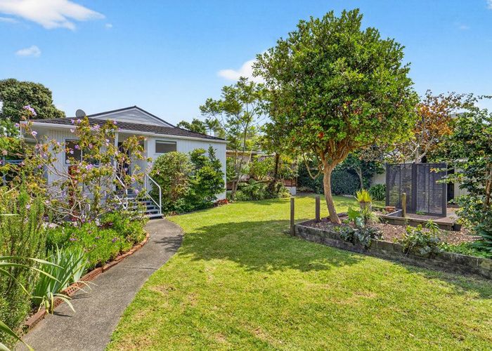  at 15 Frieston Road, Milford, North Shore City, Auckland