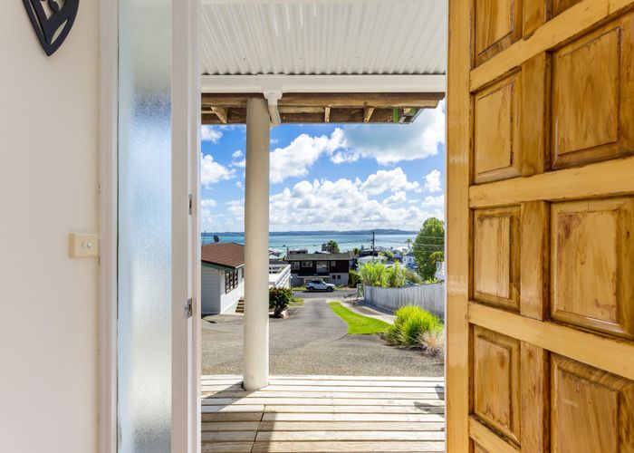  at 1/49 De Luen Avenue, Tindalls Beach, Rodney, Auckland