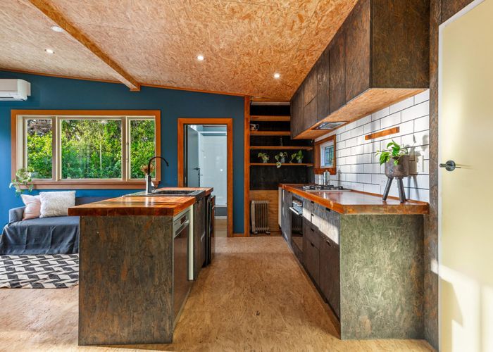  at 132 Seaview Road, Piha, Waitakere City, Auckland