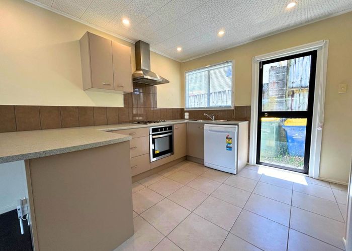  at 2/39 Noall Street, Te Atatu Peninsula, Waitakere City, Auckland