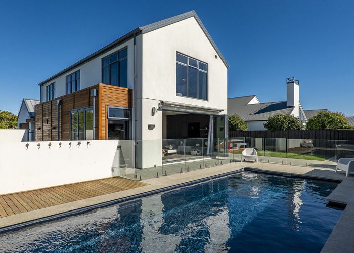  at 3 Millpond Place, Parklands, Christchurch