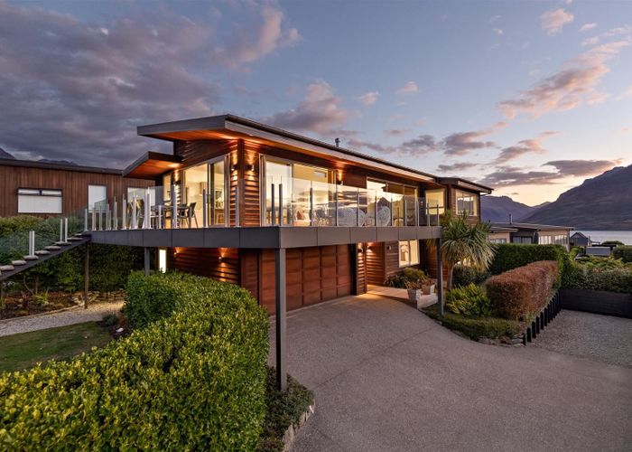  at 17 Poplar Drive, Kelvin Heights, Queenstown