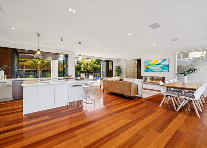  at 5 Castor Bay Road, Castor Bay, North Shore City, Auckland