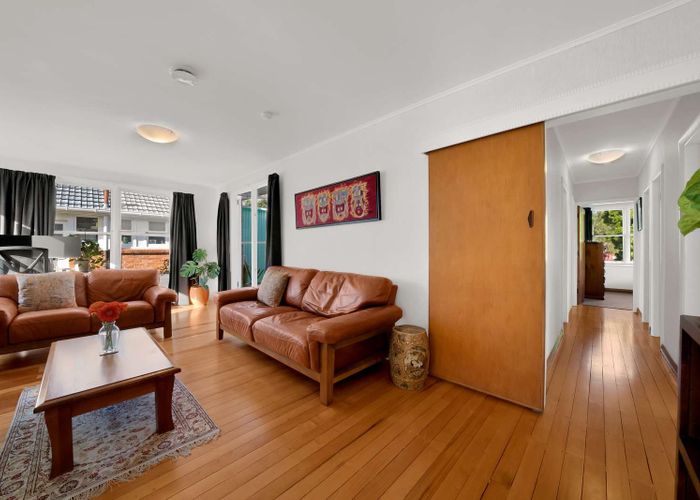  at 30 Weybridge Crescent, Glen Innes, Auckland