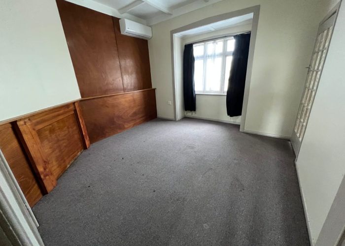  at 2/180 White Swan Road, Mount Roskill, Auckland City, Auckland