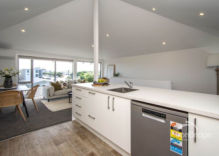  at 2/246 Marine Parade, New Brighton, Christchurch City, Canterbury