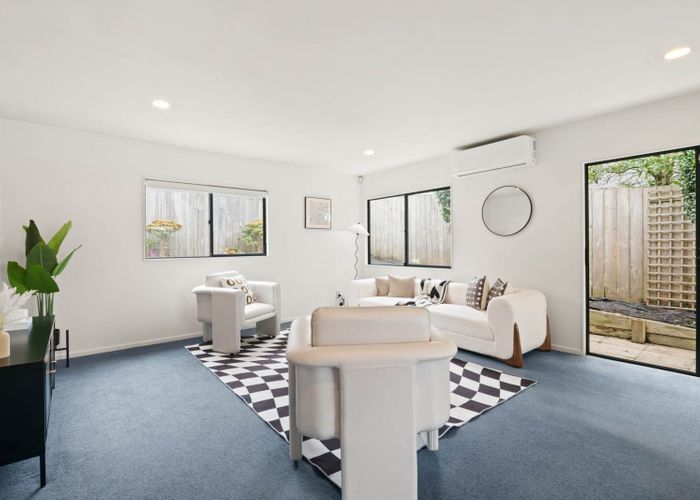  at 2/95 Sylvan Avenue, Northcote, North Shore City, Auckland