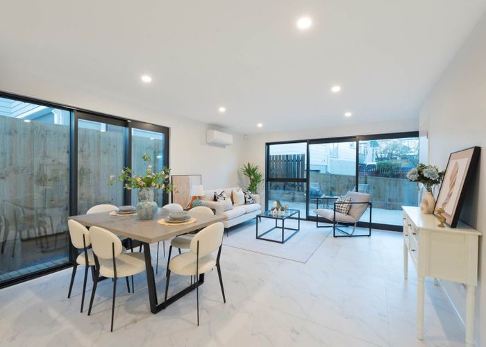  at 42B Larissa Avenue, Henderson, Waitakere City, Auckland