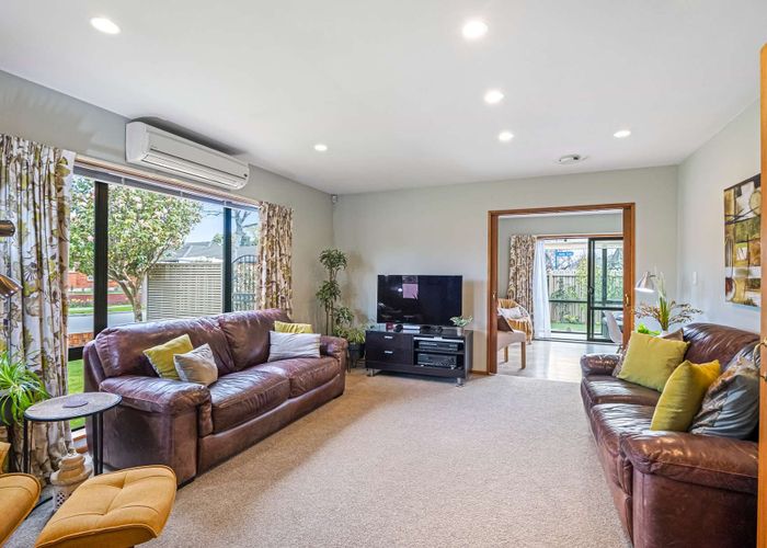  at 4 Chesterfield Mews, Russley, Christchurch City, Canterbury
