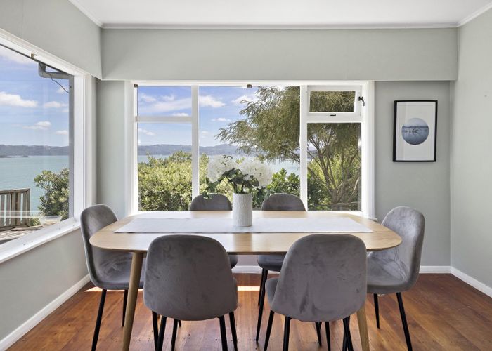  at 39 Ferry Road, Days Bay, Lower Hutt