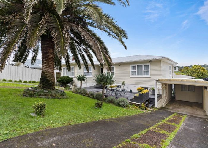  at 4 Saffron Street, Birkdale, North Shore City, Auckland