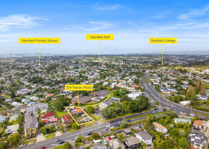  at 324 Wairau Road, Glenfield, North Shore City, Auckland