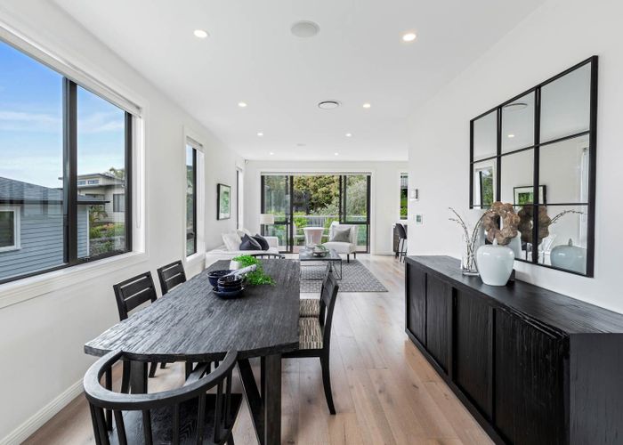  at 9 Para Close, Fairview Heights, Auckland