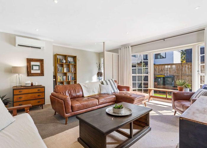  at 2/4 Jern Place, Eastern Beach, Auckland