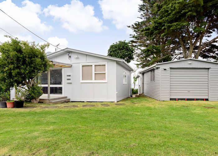  at 65 Tane Road, Laingholm, Auckland