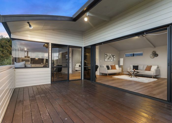  at 3A Wakeling Avenue, Te Atatu South, Waitakere City, Auckland
