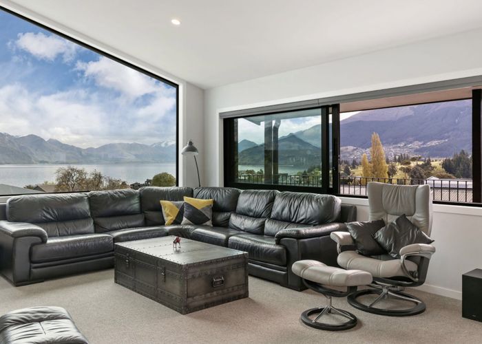  at 18 Poplar Drive, Kelvin Heights, Queenstown-Lakes, Otago