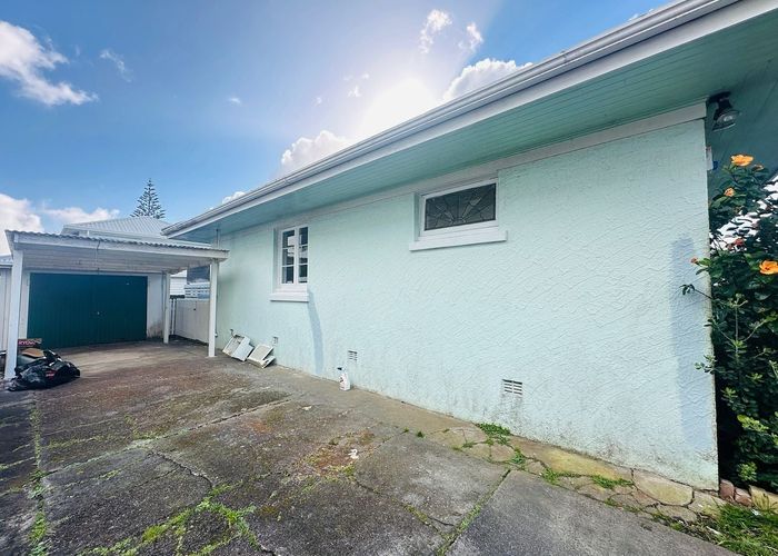  at 271 Mount Albert Road, Sandringham, Auckland City, Auckland