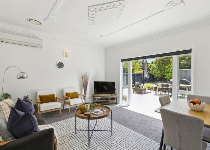  at 8 Mexted Terrace, Tawa, Wellington