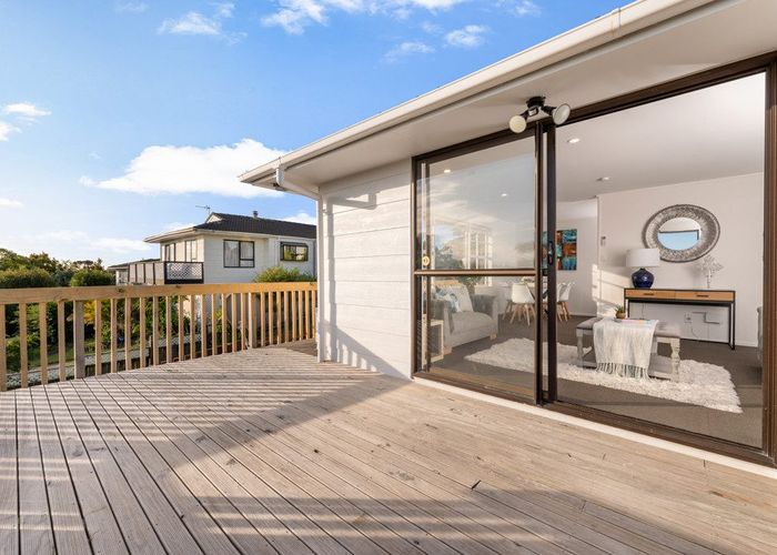  at 10 Hueglow Rise, West Harbour, Auckland