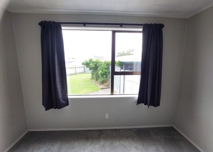  at 21 Cargill Grove, Kelvin Grove, Palmerston North, Manawatu / Whanganui