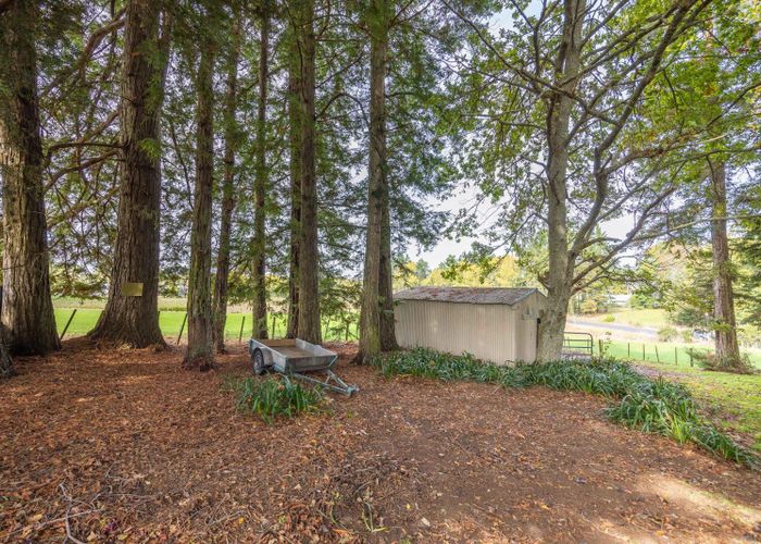  at 4 Berkers Road, Ngahinapouri, Hamilton