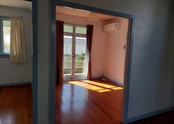  at 33A Hoskins Avenue, Hillsborough, Auckland City, Auckland