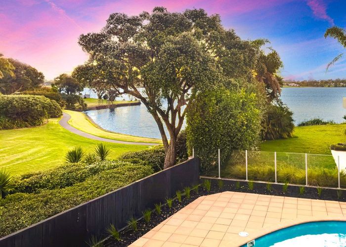 at 1/16 Oleander Point, Farm Cove, Auckland