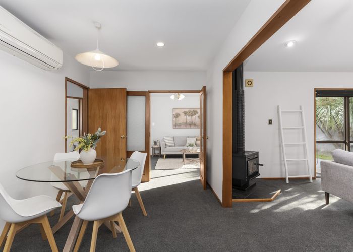  at 2/437 Greers Road, Bishopdale, Christchurch