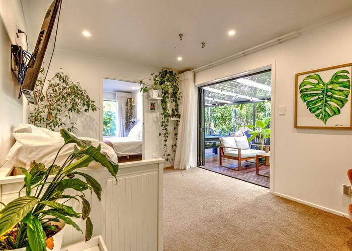  at 33 Resthill Crescent, Glenview, Hamilton