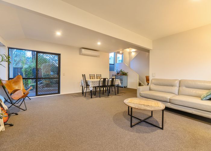  at 2/1255 Dominion Road Extension, Mount Roskill, Auckland City, Auckland