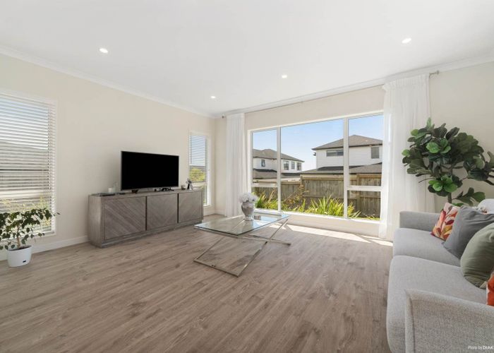  at 8 Hua Lane, Silverdale, Rodney, Auckland