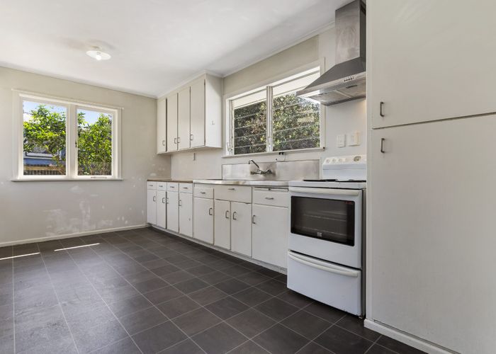  at 9 Leslie Place, Otara, Auckland
