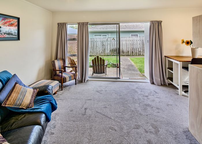  at 11/154 Onepu Road, Lyall Bay, Wellington