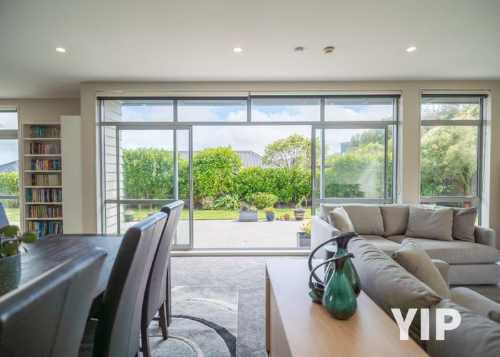  at 52 Woodridge Drive, Woodridge, Wellington